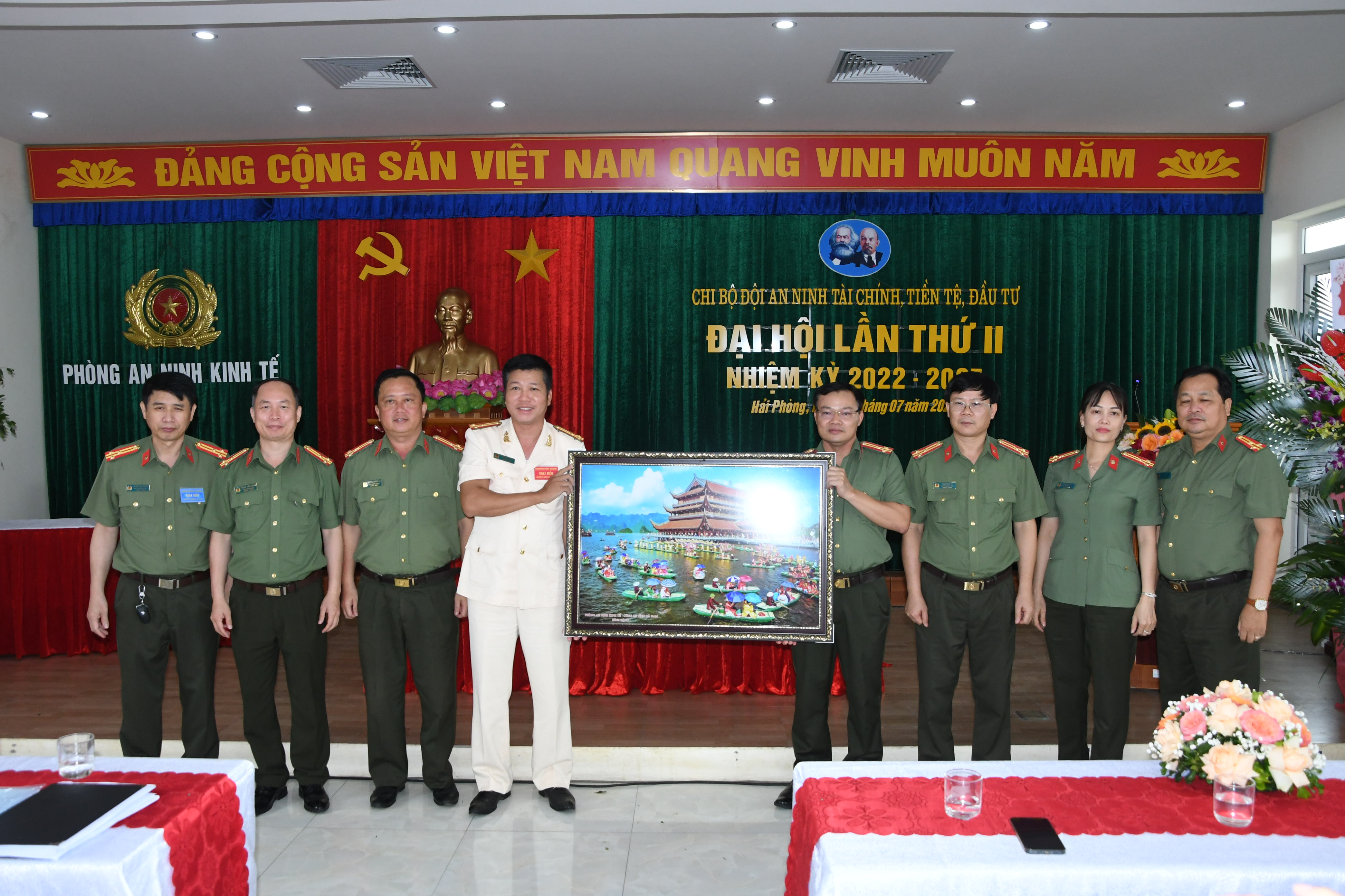 Phòng An ninh kinh tế: Tiếp đoàn Phòng An ninh kinh tế Công an tỉnh Hà Nam tại Hải Phòng 